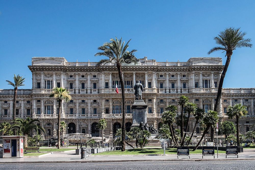 Diritto all’oblio: rimessione alle Sezioni Unite – Corte di Cassazione Ordinanza 28084,&nbsp;2018